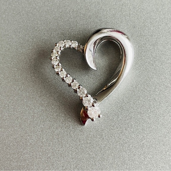 10k White Gold Natural Diamond Pave Heart Pendant Necklace